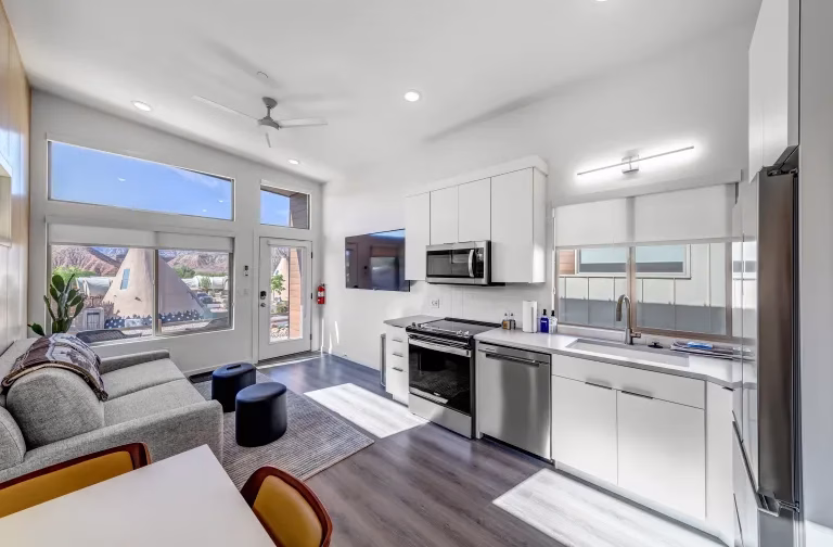 Copy-of-089A0511_2_3-768x504