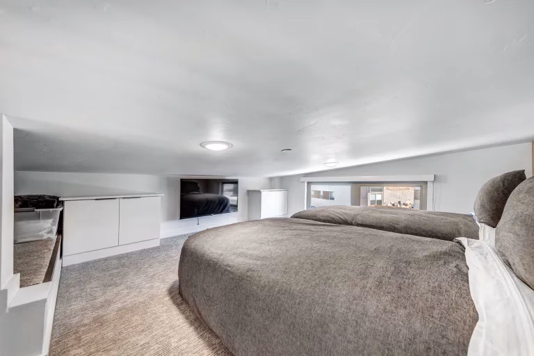 Copy-of-089A0548_49_50-768x512