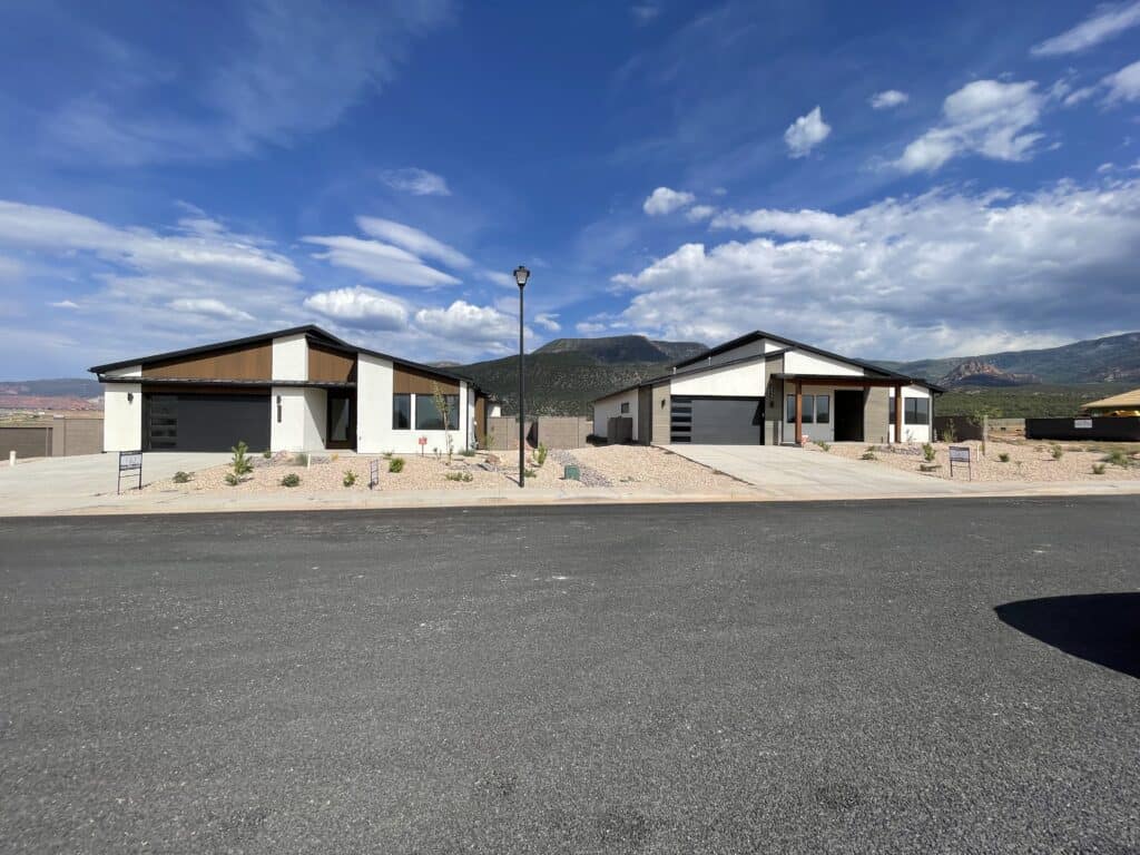 Contemporary Zip Kit Homes with mountain view in Ozark area.